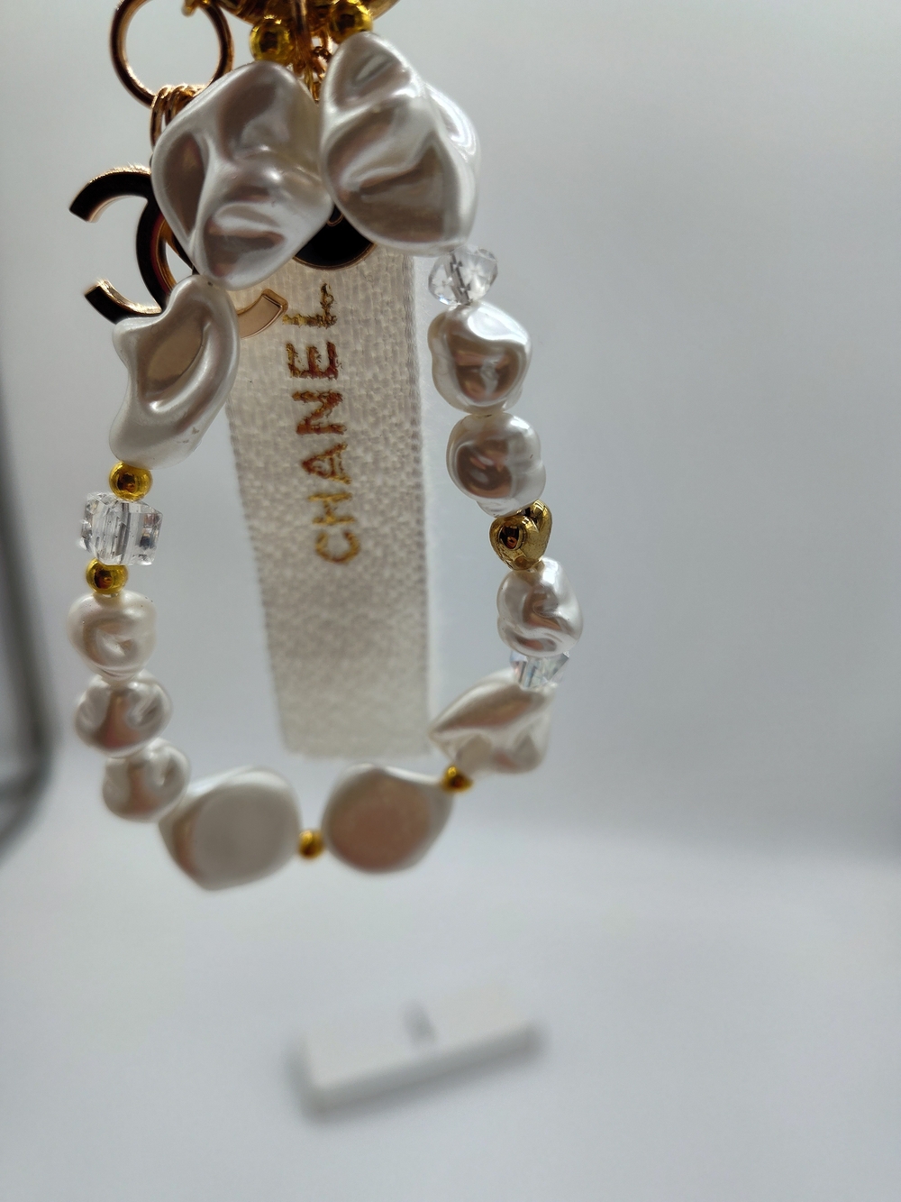 CHANEL Pearl Love CC Charm Keychain Bag Charm Gold Tone Crystal NIB - Picture 4 of 6